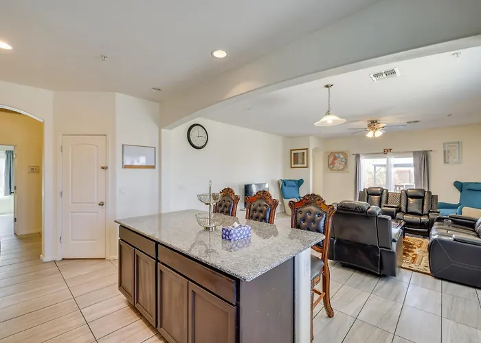7 Mi To Dtwn: Spacious W/ Patio Holiday home Phoenix