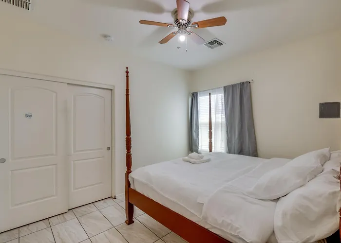 7 Mi To Dtwn: Spacious W/ Patio