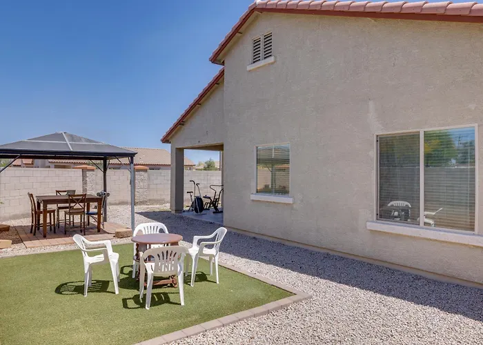 7 Mi To Dtwn: Spacious W/ Patio * Phoenix